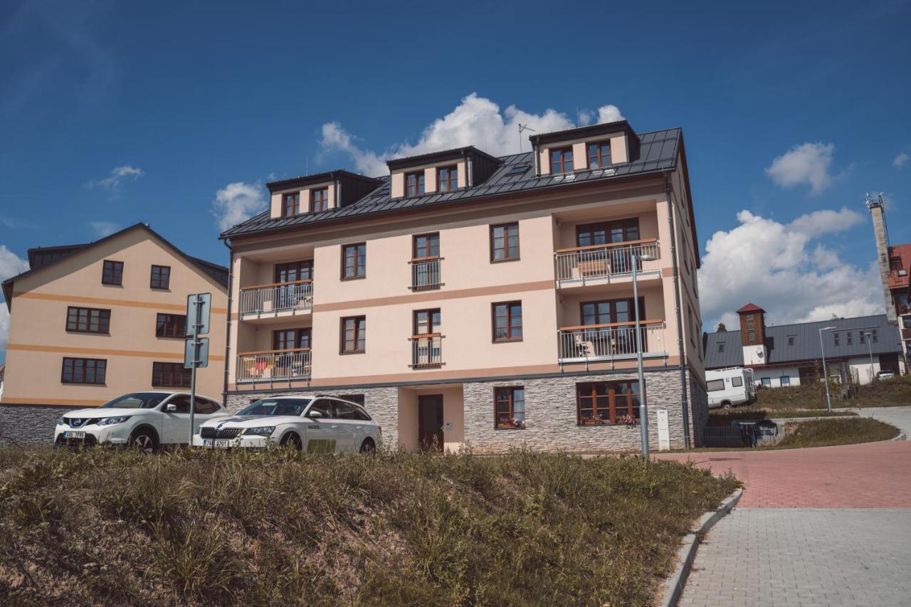 Apartman Sjezdovka Kasperske Hory Eksteriør billede